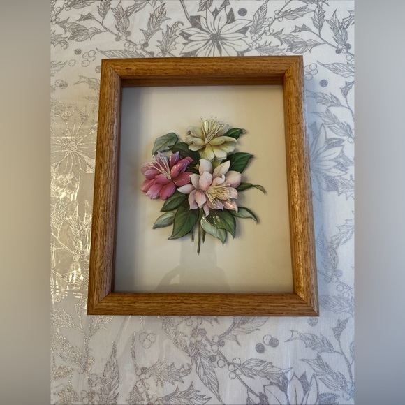 3 D vintage layered handcrafted floral paper print in shadowbox frame - Picture 1 of 16